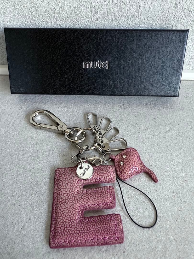 【新品未使用】ムータmuta ガルーシャキーホルダー　イニシャル