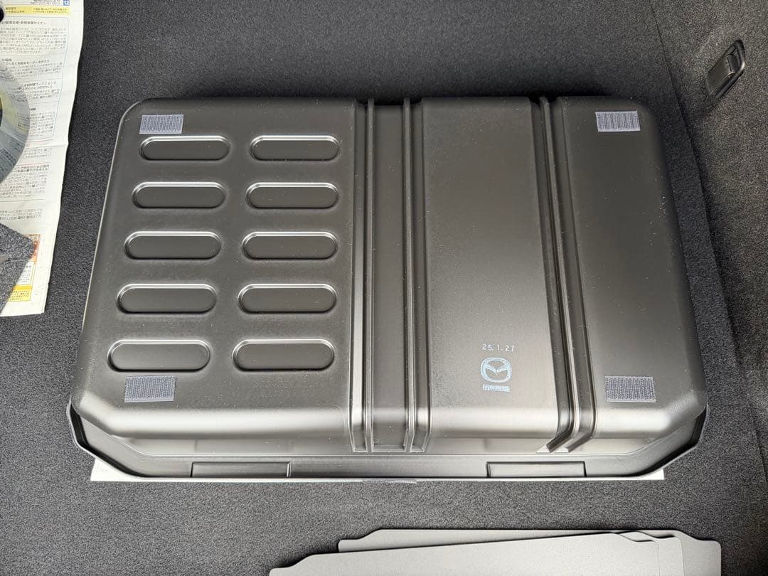 マツダ　NDロードスター　純正トランクルームトレイ