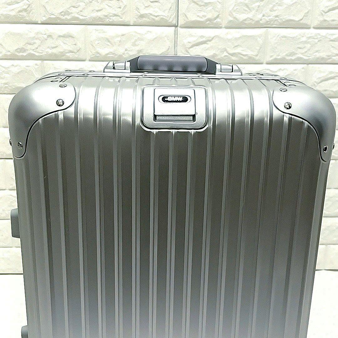 美品32L　　四輪ホイール　アルミ　スーツケース　キャリーケース　シルバー