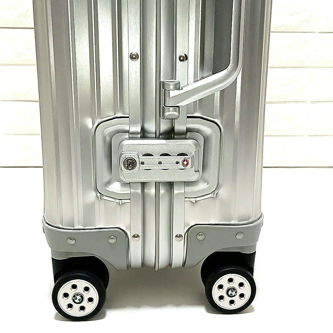 美品32L　　四輪ホイール　アルミ　スーツケース　キャリーケース　シルバー
