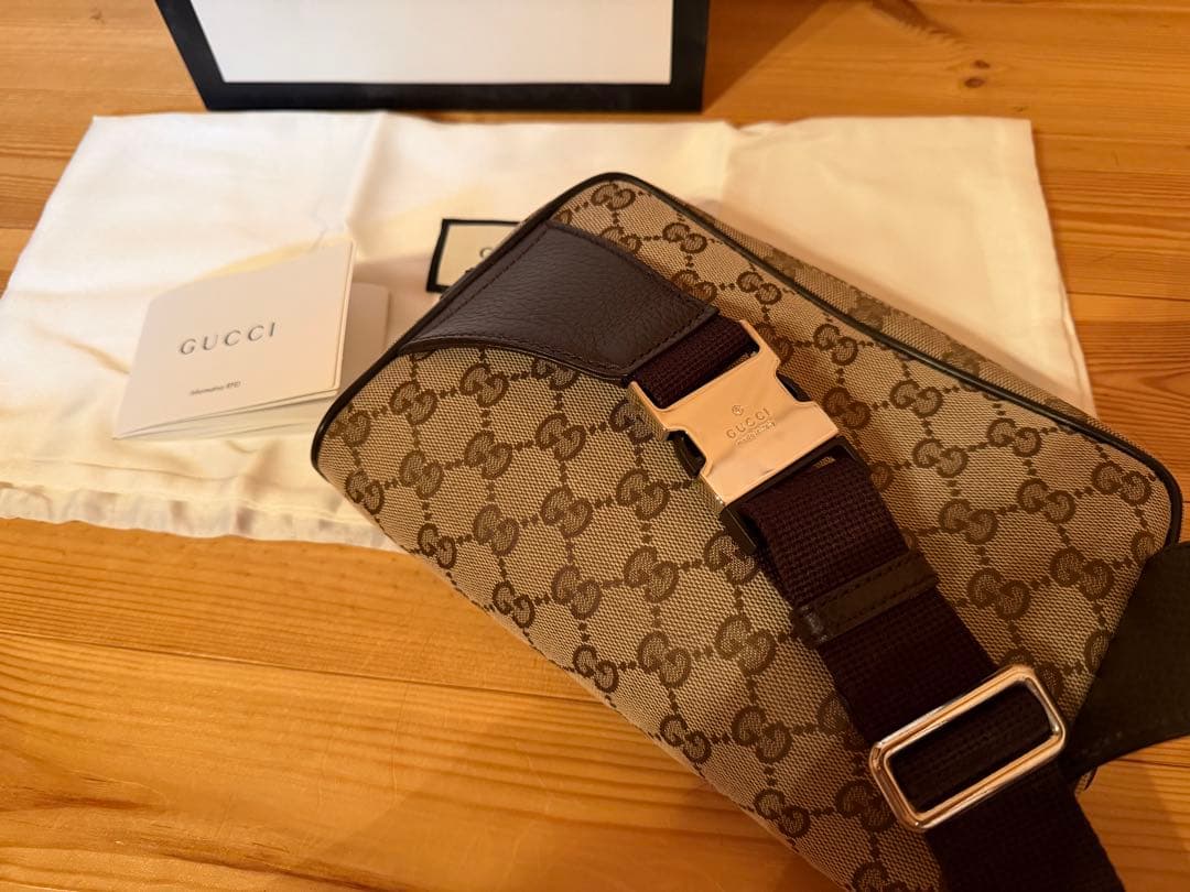 GUCCI GGパターンキャンバス ボディバッグ