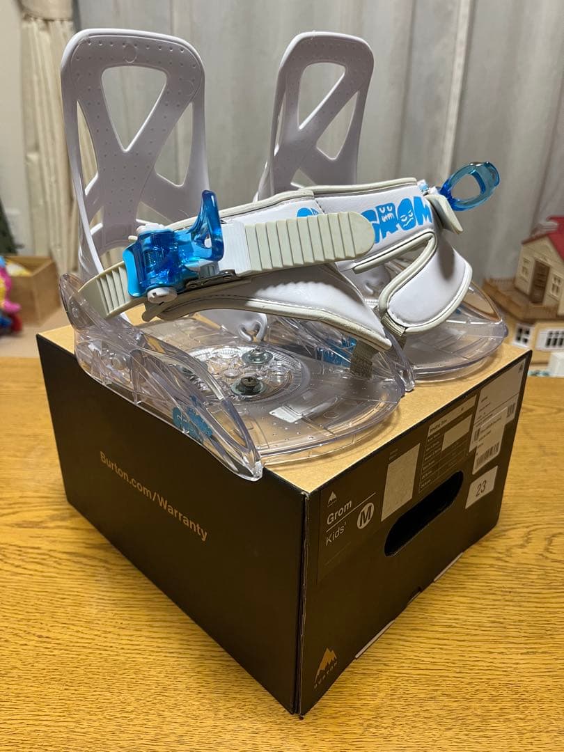 バートンGrom Kids スノーボードビンディング Mサイズ ホワイト