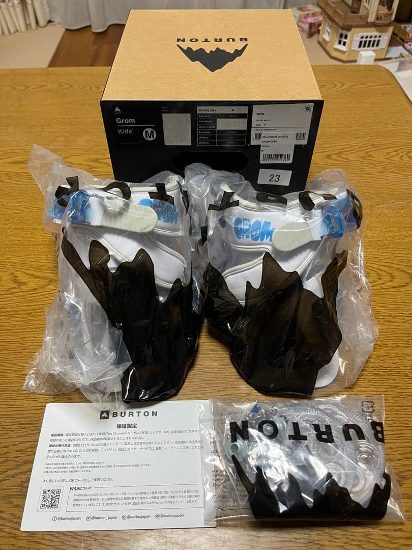 バートンGrom Kids スノーボードビンディング Mサイズ ホワイト