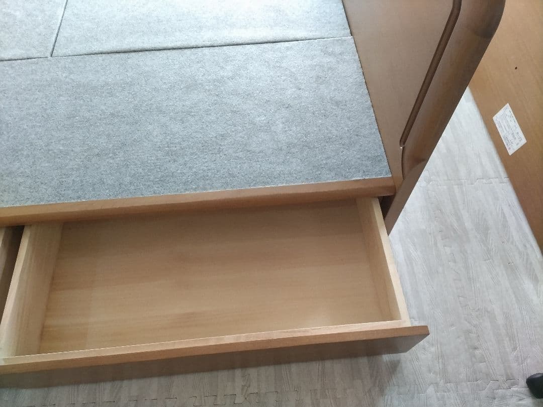 新春セール！札幌市近郊の方限定！送料無料！大塚家具 収納付きセミダブルベッド