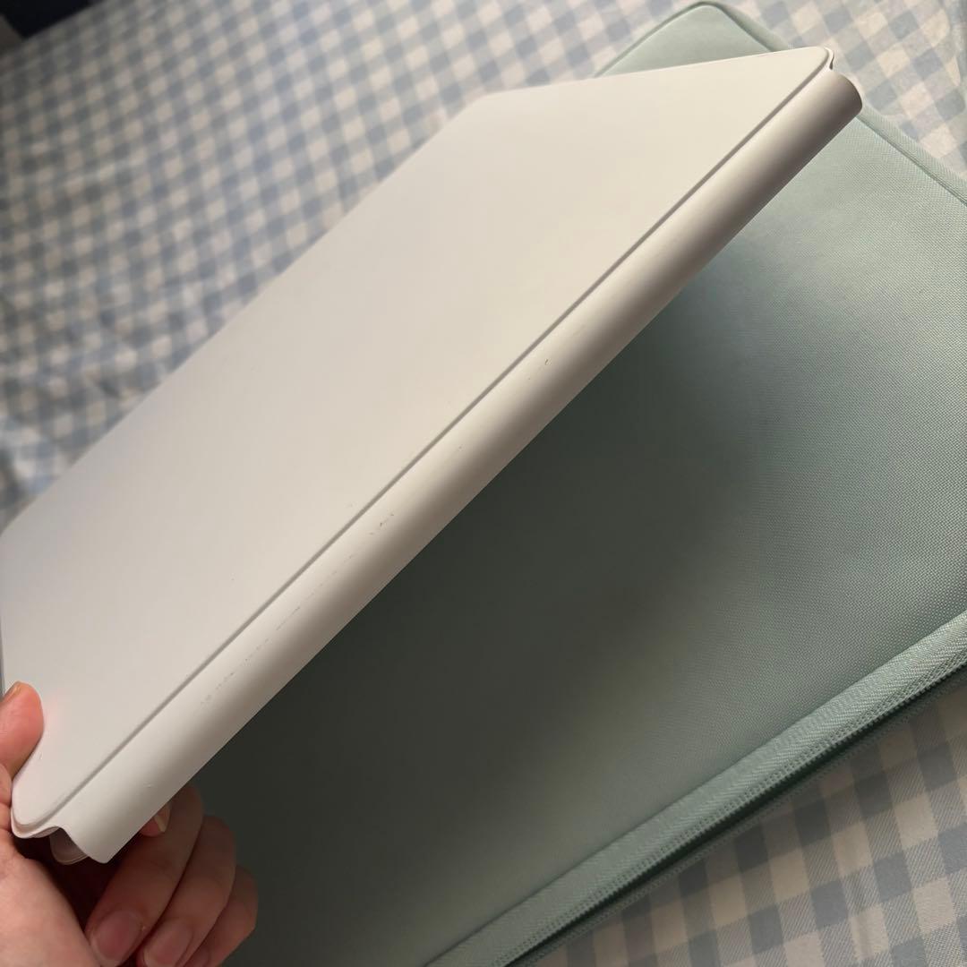 美品 iPad Magic Keyboard Pro 12.9インチ A2480