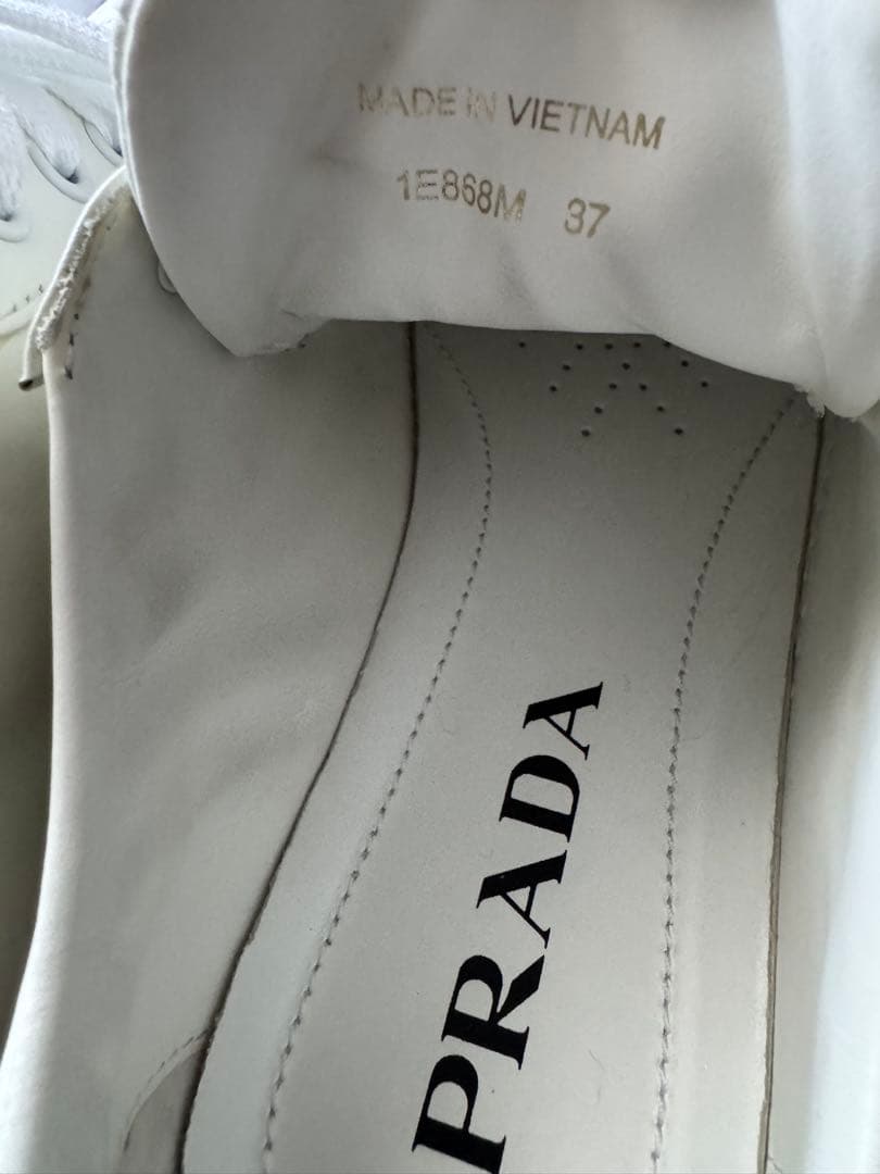 美品！PRADA スニーカー 37