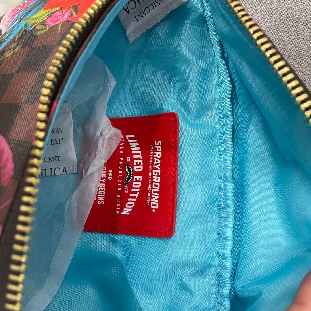 sprayground ボディバッグ