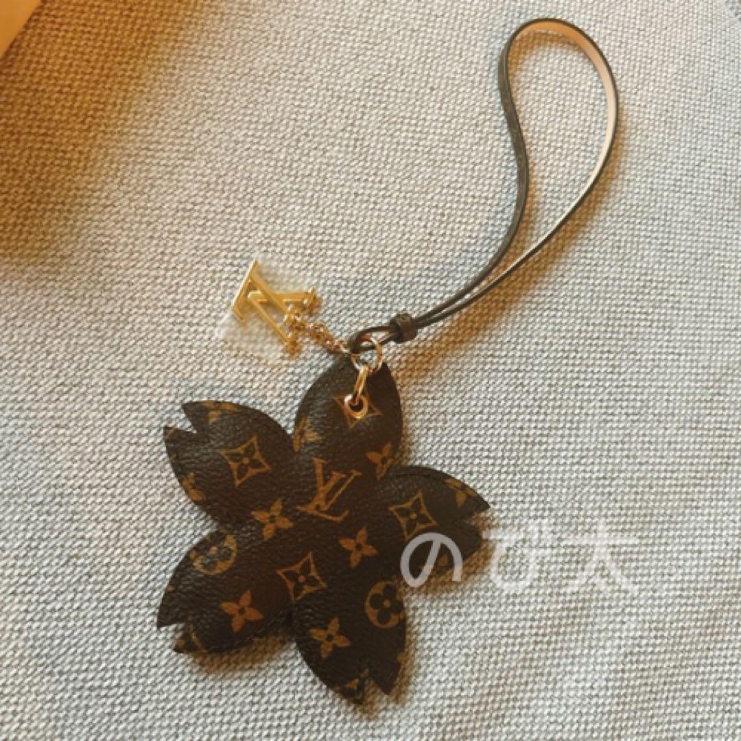 即完売‼️村上隆×Louis Vuitton チェリーブロッサム バッグチャーム