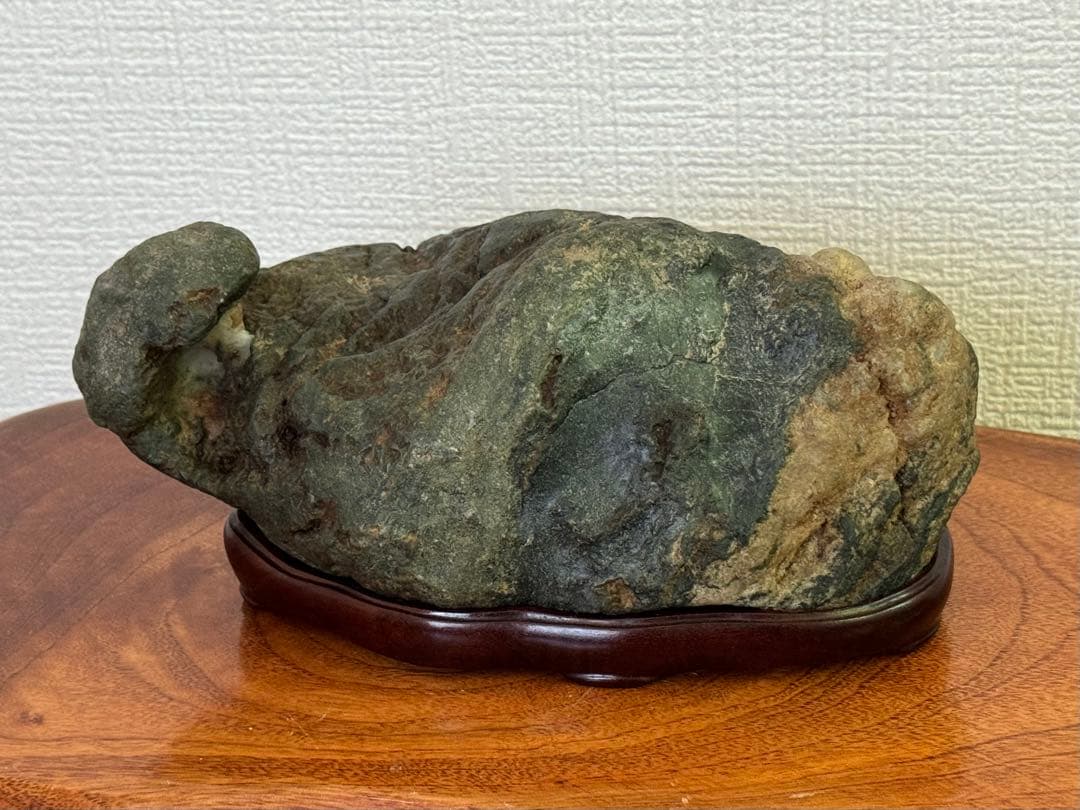 水石 鑑賞石 自然石 神居古潭石 五色石 黒石 緑石 黄金古潭石 原石 天然石
