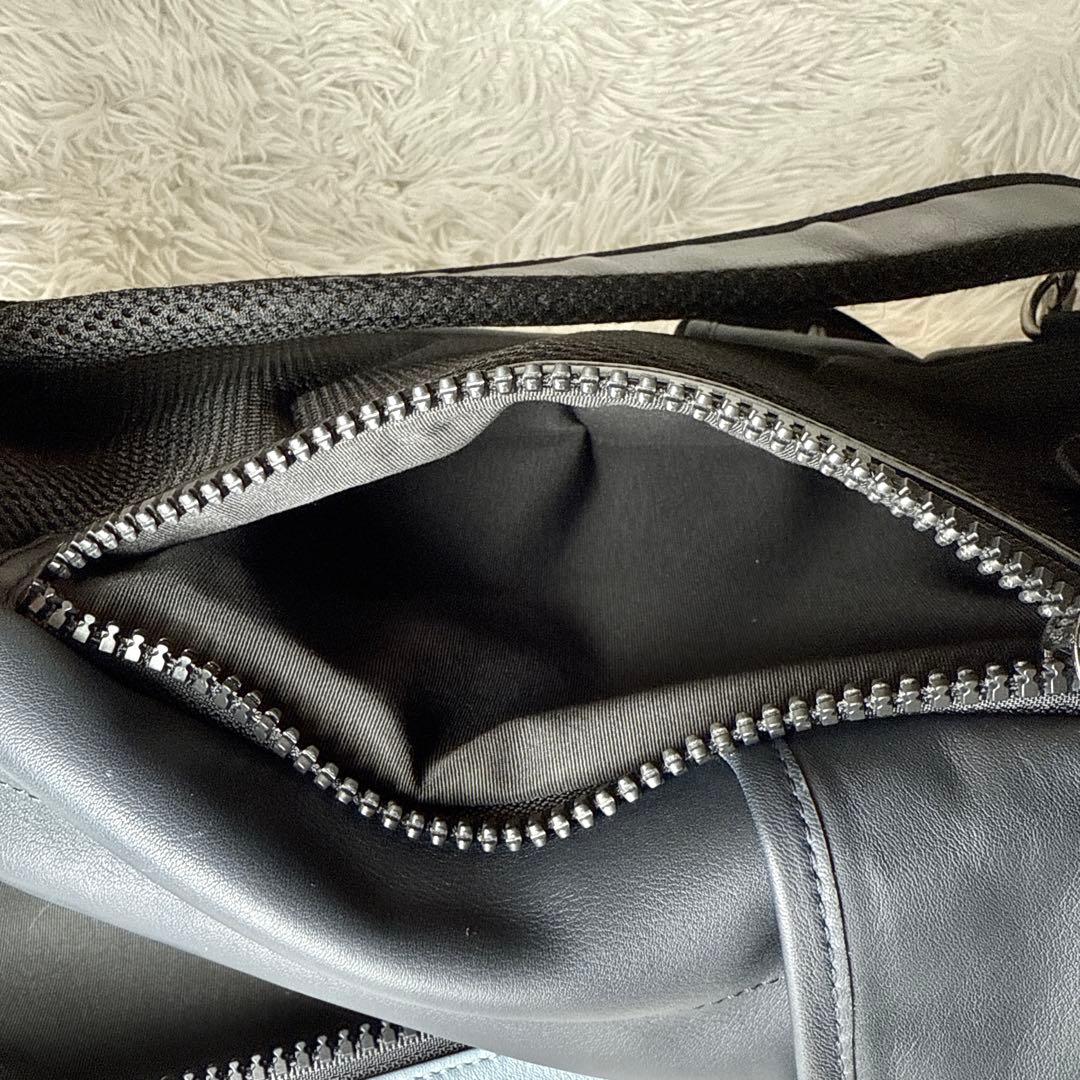 COACH ボディバッグ ショルダー シグネチャー レザー PVC 斜めがけ