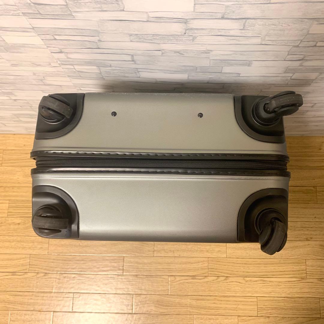 良品状態良好　無印良品　キャリー スーツケース TSAロック 4輪 60L 鍵有