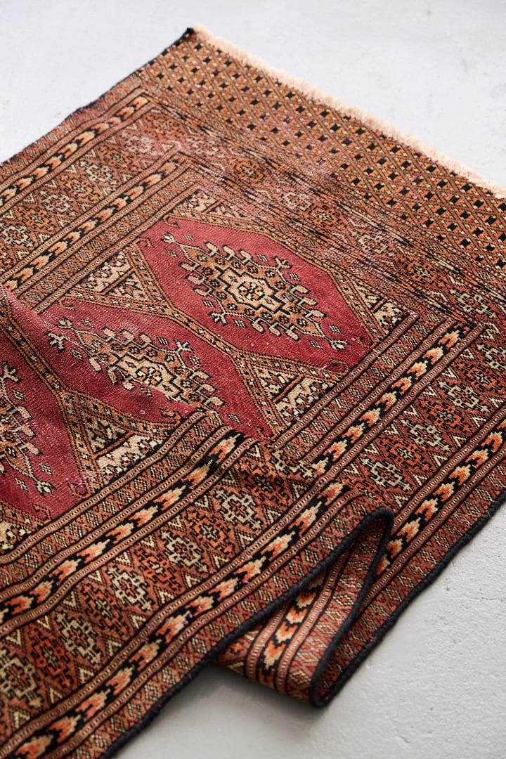 ヴィンテージラグ　トライバルラグ　ラホール産（241×74cm）赤　茶　黒