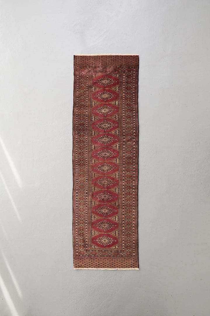 ヴィンテージラグ　トライバルラグ　ラホール産（241×74cm）赤　茶　黒