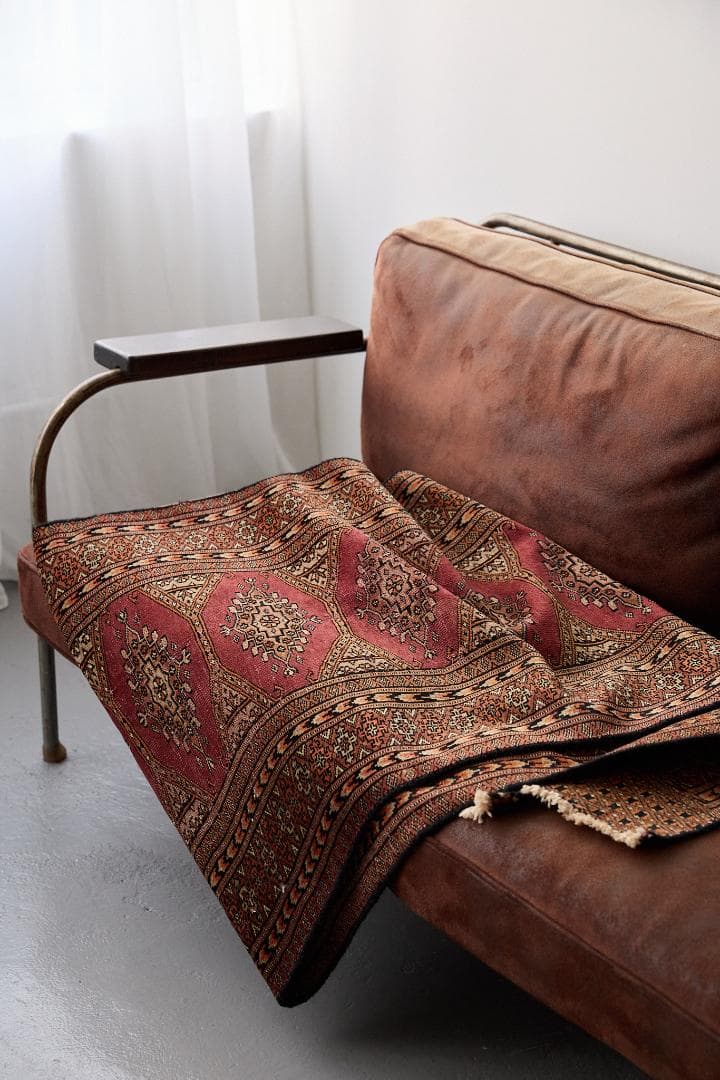 ヴィンテージラグ　トライバルラグ　ラホール産（241×74cm）赤　茶　黒