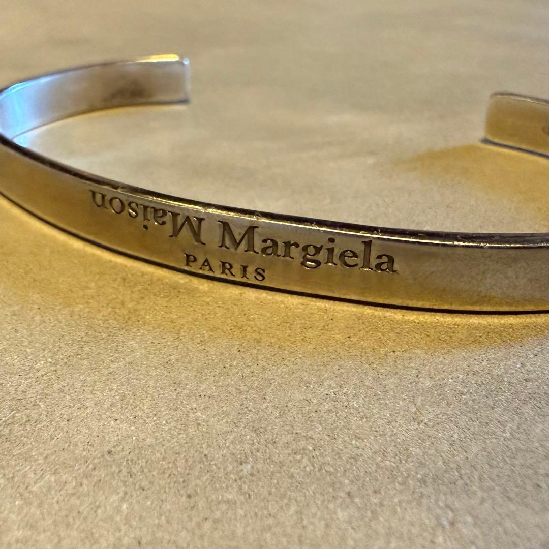 maison margiela ロゴ ブレスレット カフ リバース 反転