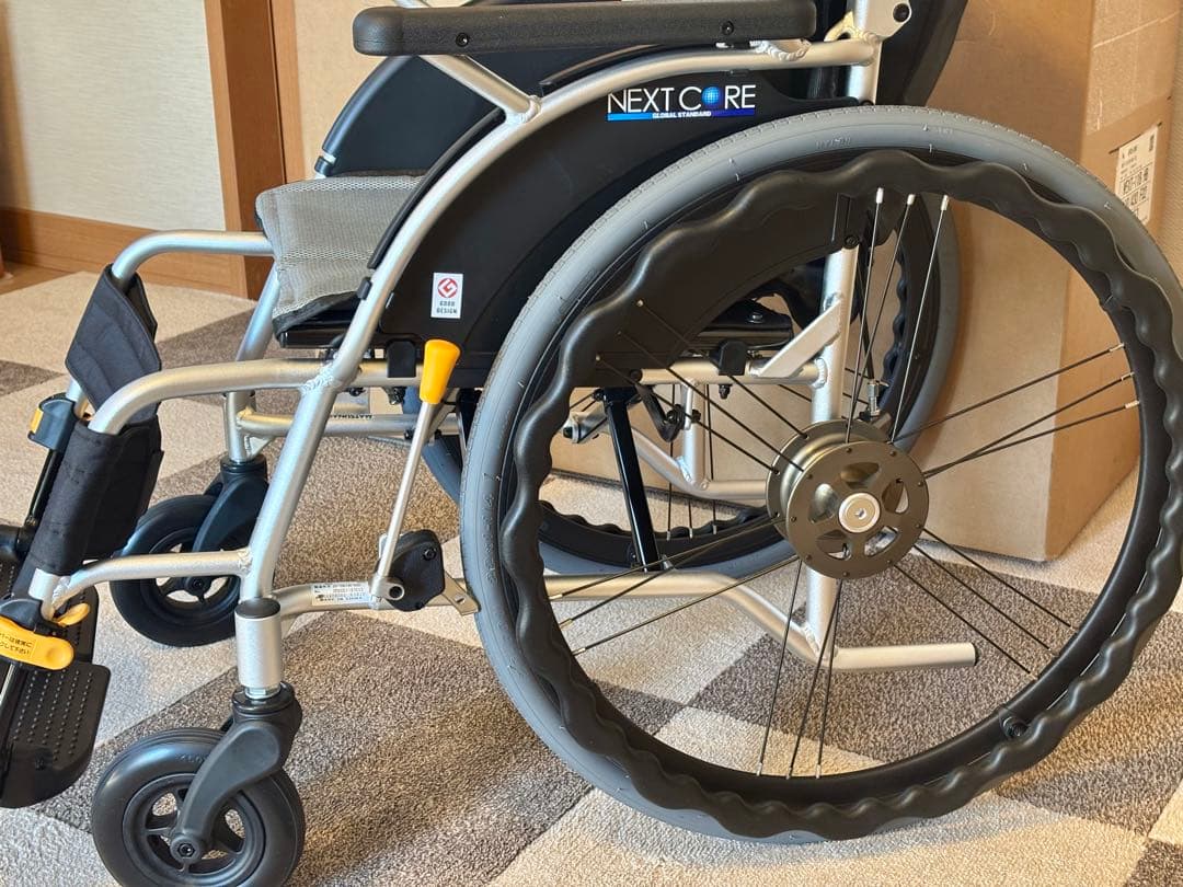 【送料込】未使用：松永製作所 ネクストコア 自走式車椅子 NEXT-11BHB