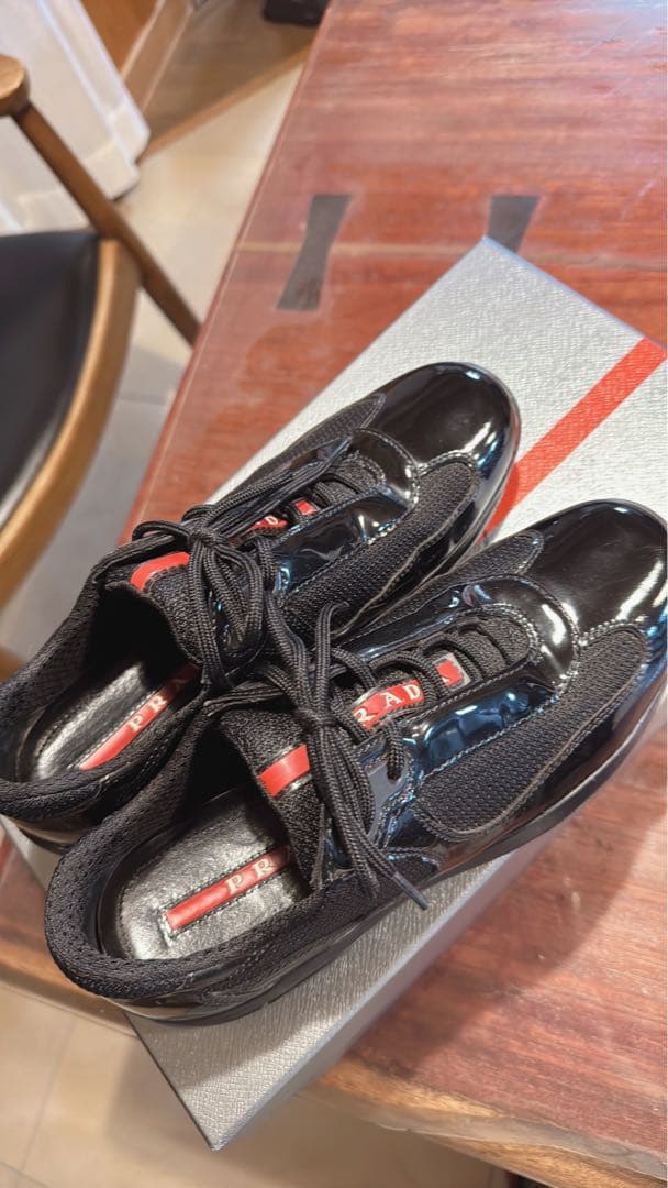 PRADA ブラック スニーカー