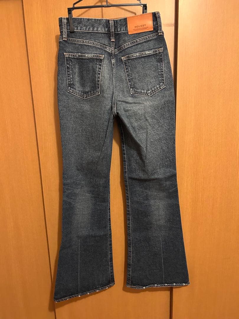 パンツ MOUSSY MVS D/BLU FLARE 25inch