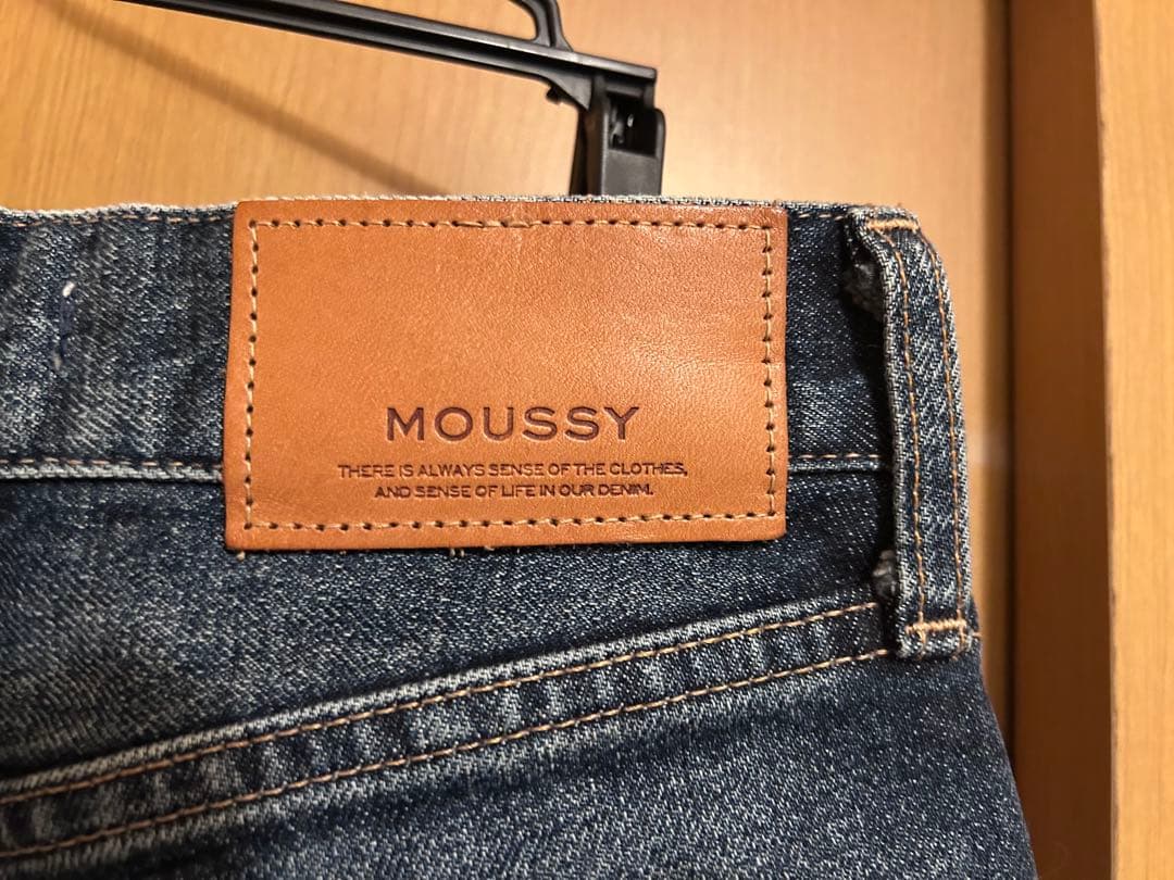 パンツ MOUSSY MVS D/BLU FLARE 25inch