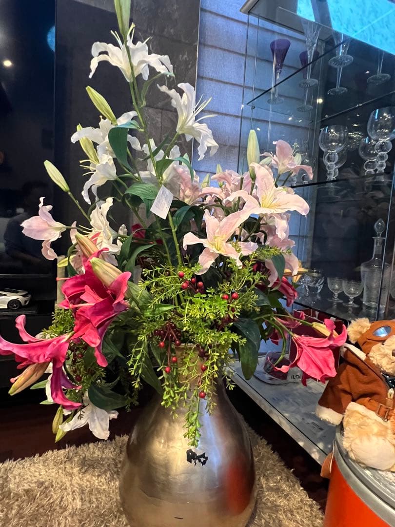【美品】巨大エミリオロバ　豪華なユリの造花アレンジメント