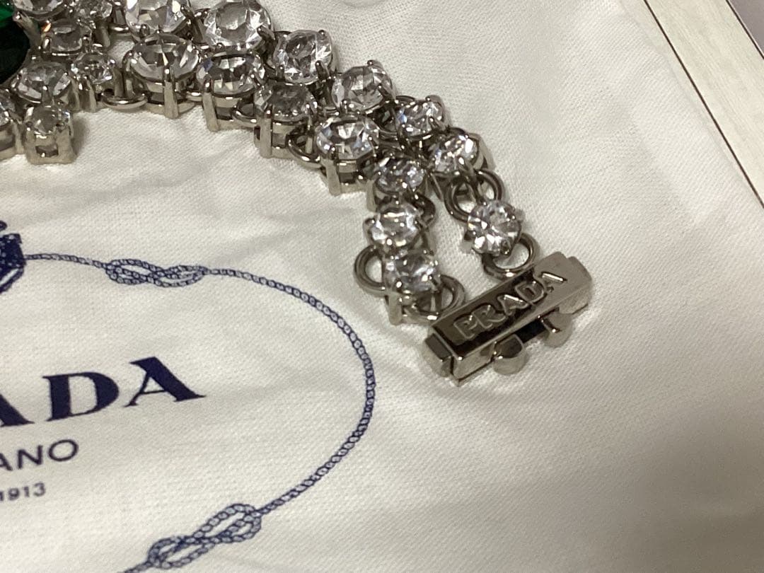 美品ほぼ未使用プラダPRADA シルバー グリーン ストーン ブレスレット本物