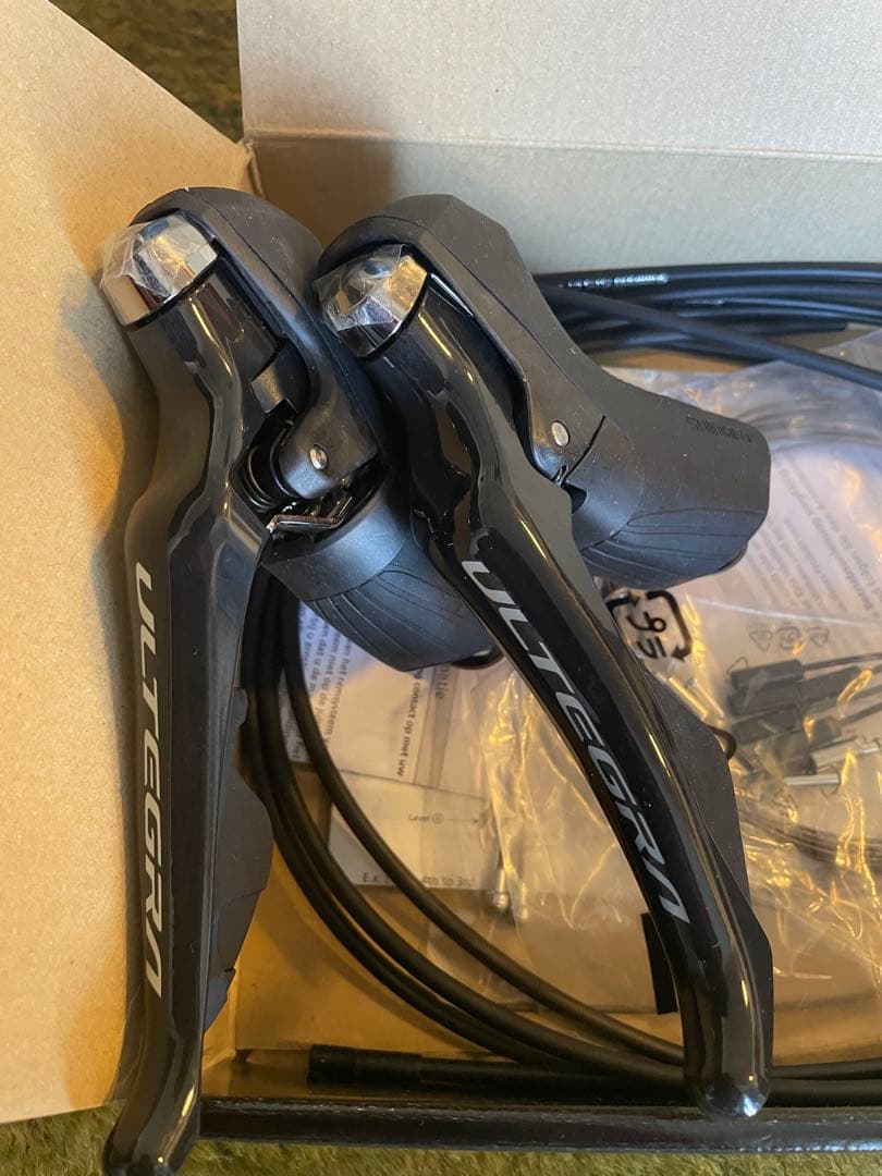 美品・シマノアルテグラ ULTEGRA ST-R8000 STIレバー 2x11