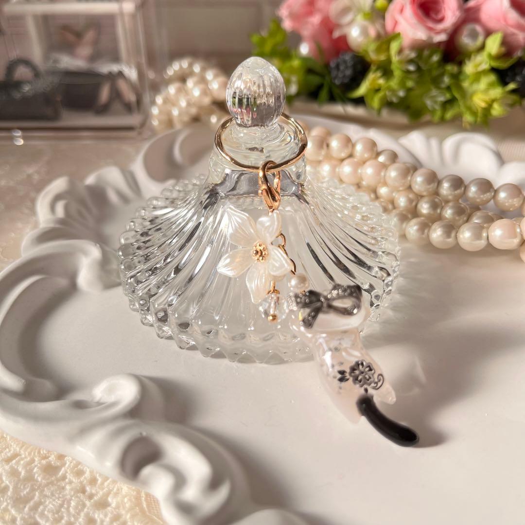 ฅ❤️ レジン　ねこ　パール　花　バックチャーム　チャーム　ヘアゴム　キーホルダー