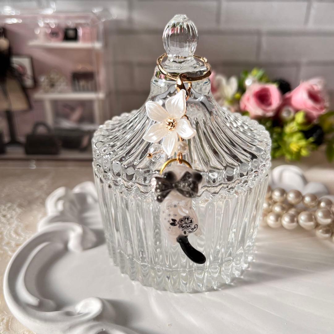 ฅ❤️ レジン　ねこ　パール　花　バックチャーム　チャーム　ヘアゴム　キーホルダー