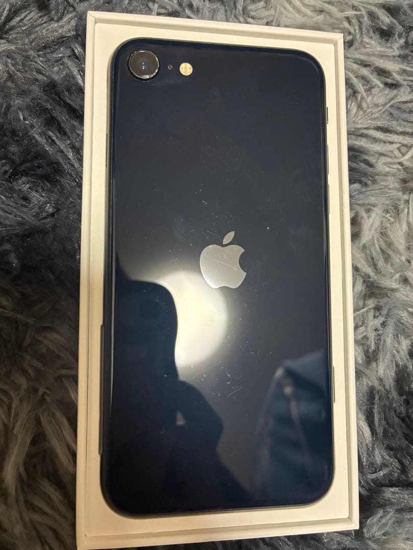 K*K様 Apple iPhone SE 第三世代　ブラック 本体　不具合なし