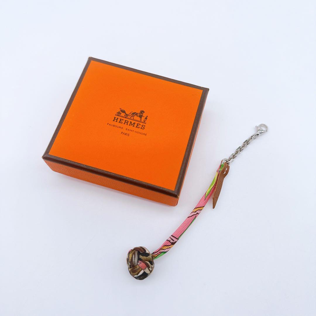 美品☆HERMESエルメス カルメンチータ スカーフ柄 チャーム★B66