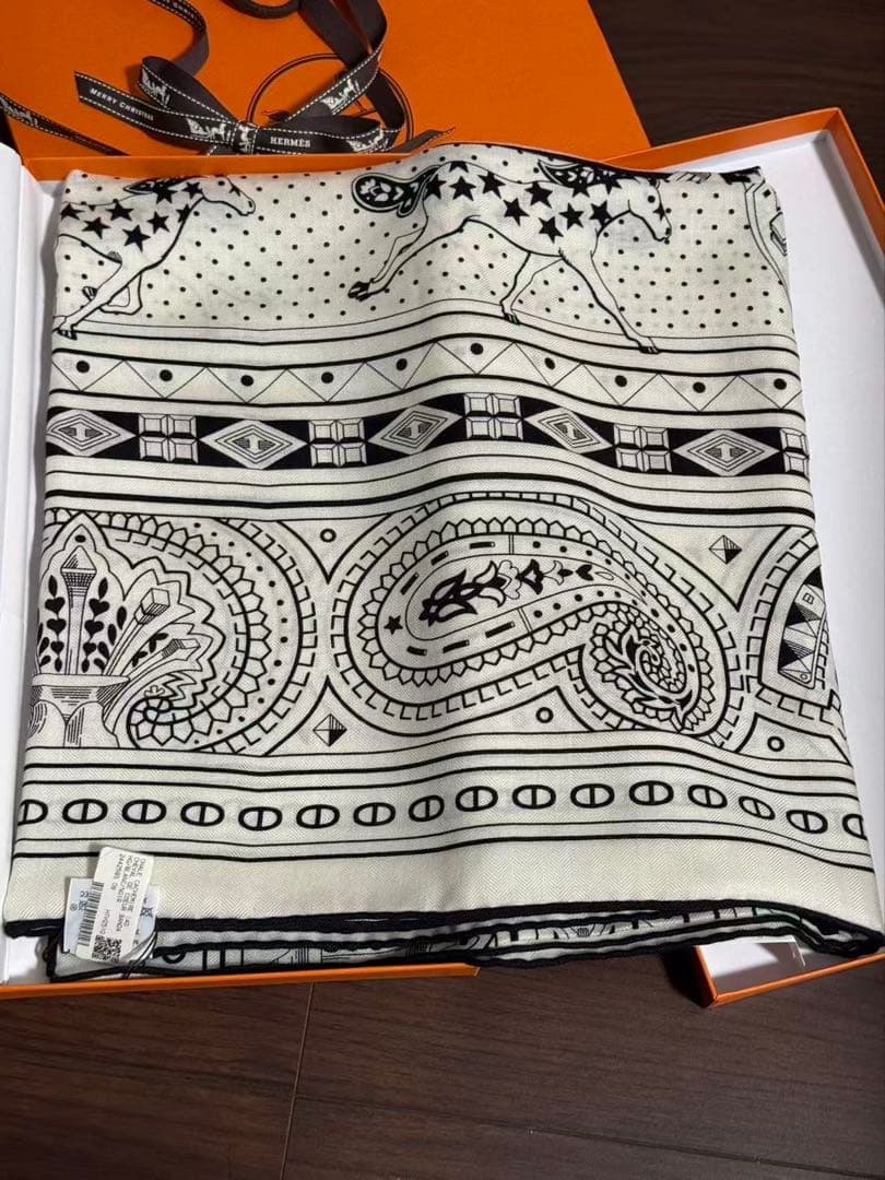 新品・2025AW　エルメス　シュヴァルドゥクールバンダナ　pikari