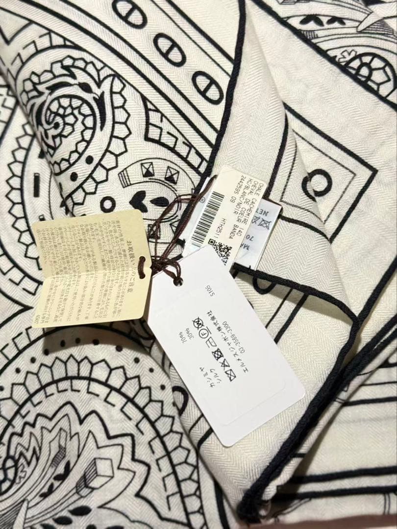 新品・2025AW　エルメス　シュヴァルドゥクールバンダナ　pikari