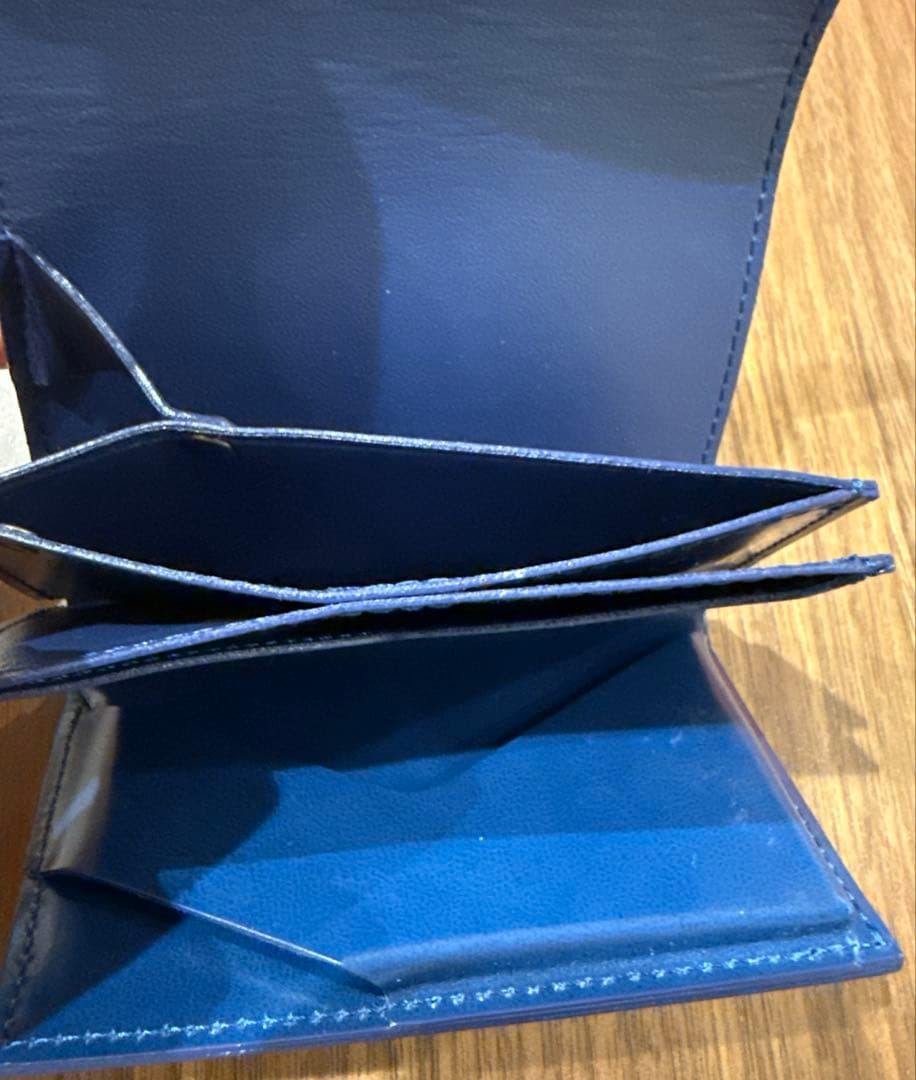 いっぱい入る小さい財布 アブラサス ブルー