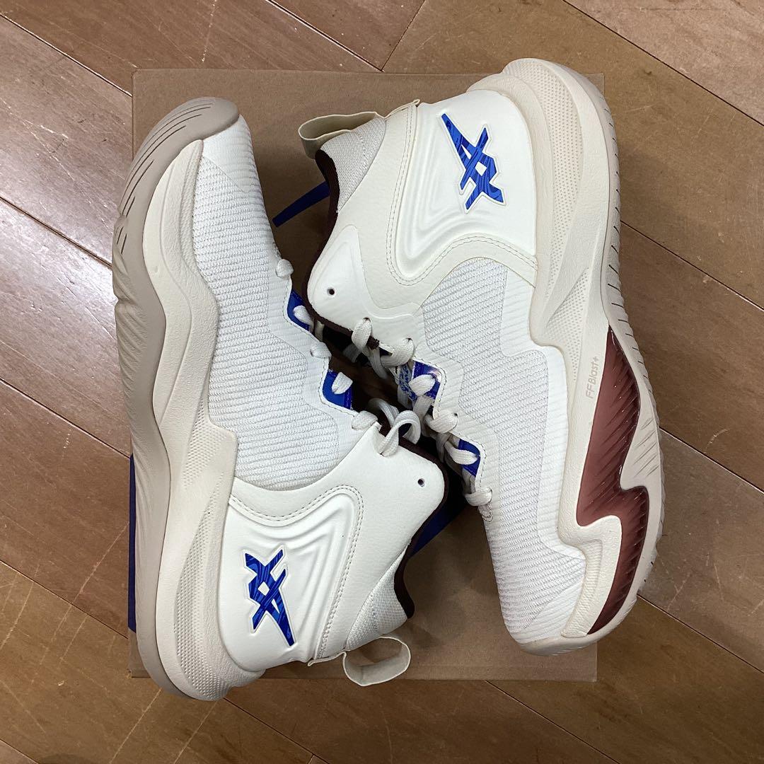 シューズ(男性用) NOVA SURGE 3 750 24.0cm