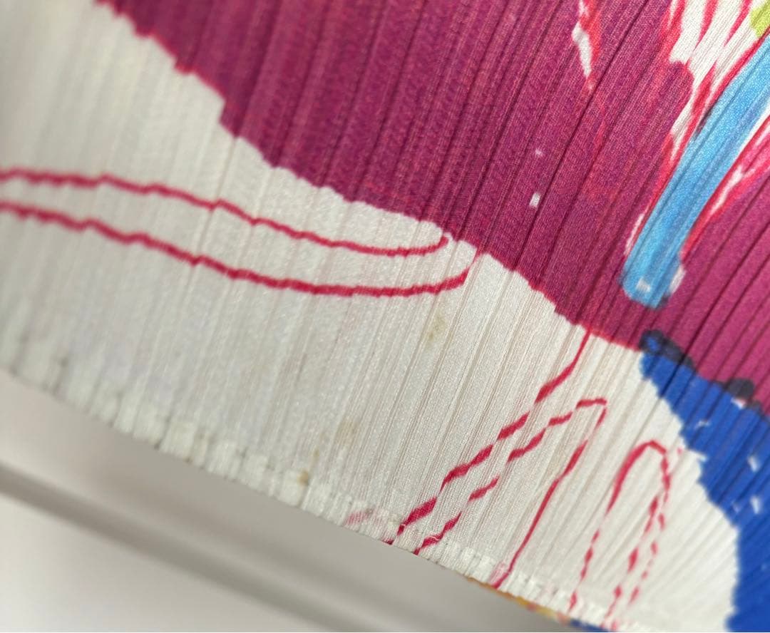 PLEATS PLEASE 抽象画　水彩画　スカート　幾何学