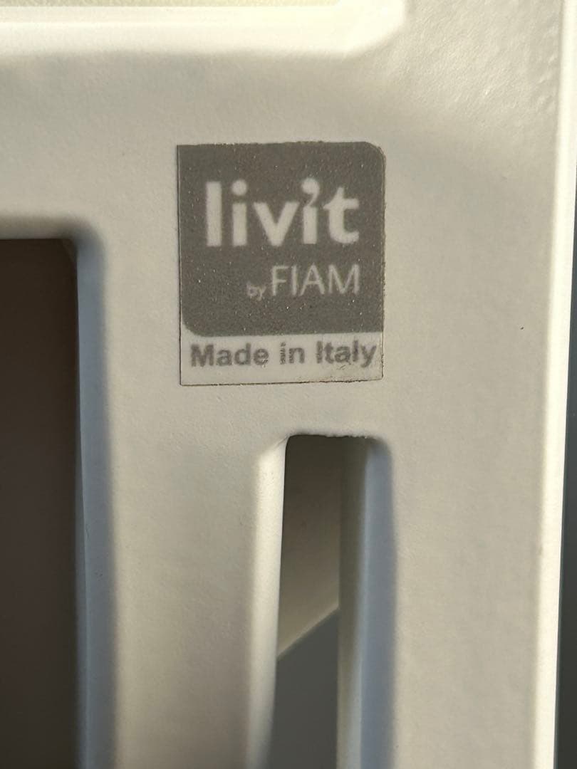 イタリア　LIVIT ULTRA スタッキングチェア　ダイニングチェア 椅子