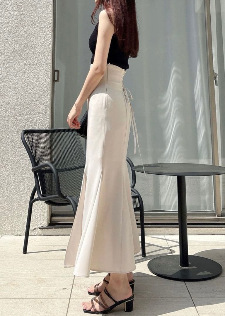 【美品】MERCURYDUO バックレースアップストレッチマーメイドスカートXS