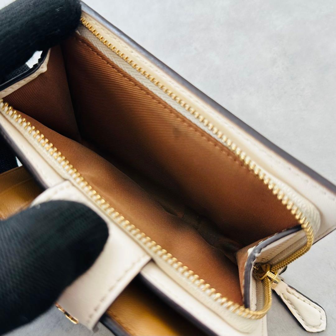 COACH シグネチャー ミディアム コーナー ジップ ウォレット カーキ×白