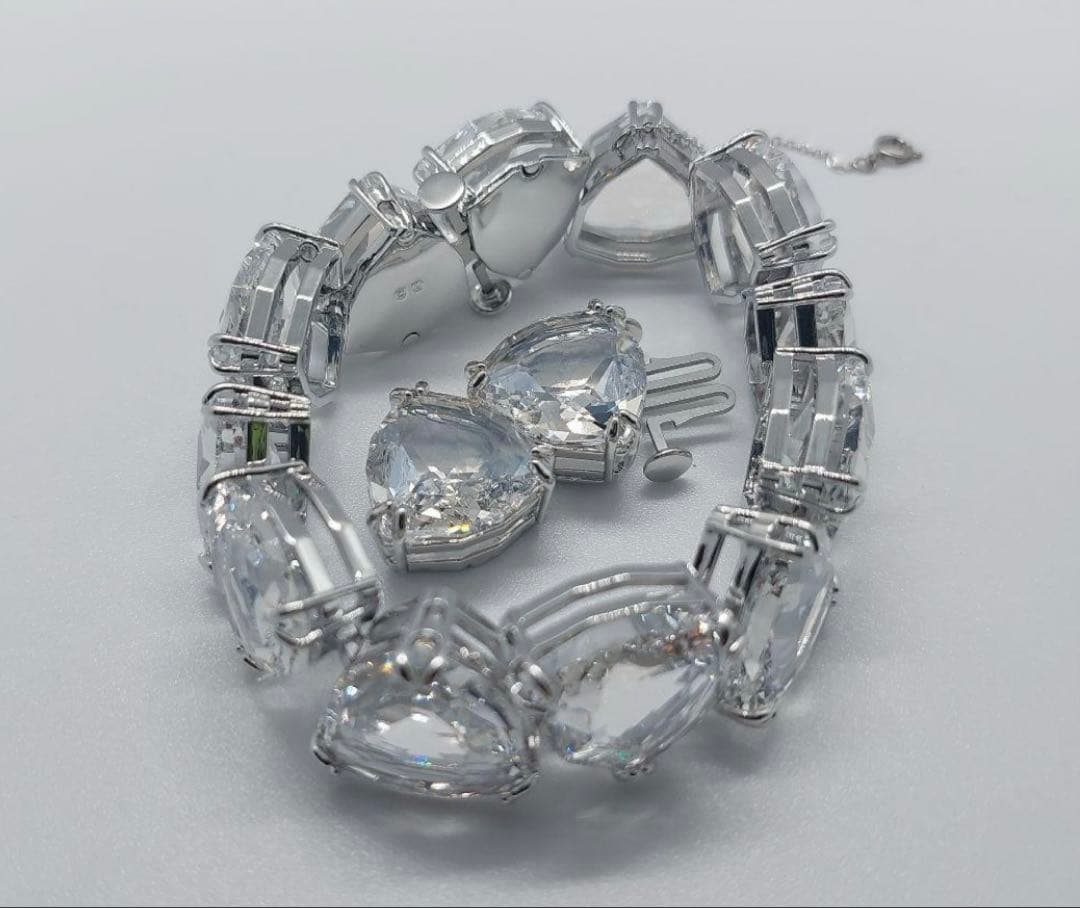 【未使用新品】スワロスキーハート型クリスタルブレスレットSWAROVSKI