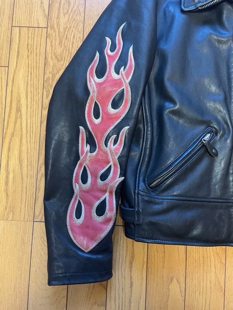 【レア　人気】　ハーレー　革ジャン　レザージャケット　Mサイズ　ファイヤー　刺繍