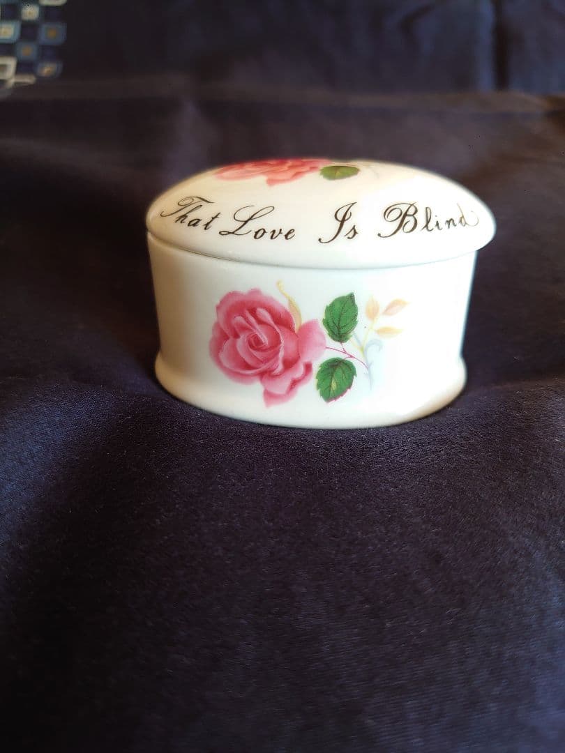 ロイヤルアルバート   小物入れ ジュエリー入れ 磁器