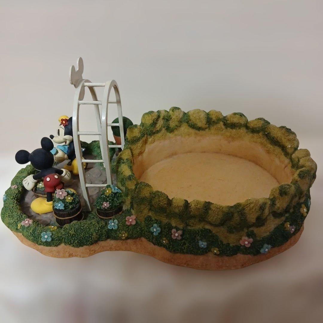 ミッキー&ミニー　鉢カバー　プランター　置物