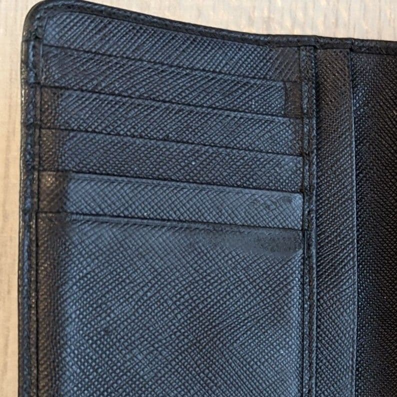 PRADA サフィアーノ 二つ折り財布 黒 1ML225 ギャランティ付