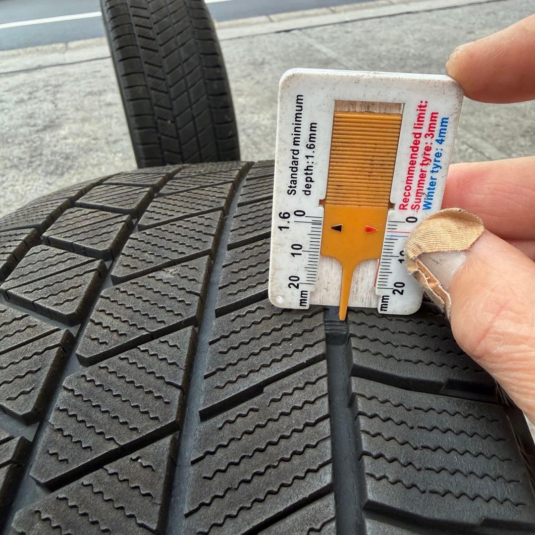 ブリヂストン VRX3 225/45R18 スタッドレスタイヤ 2本