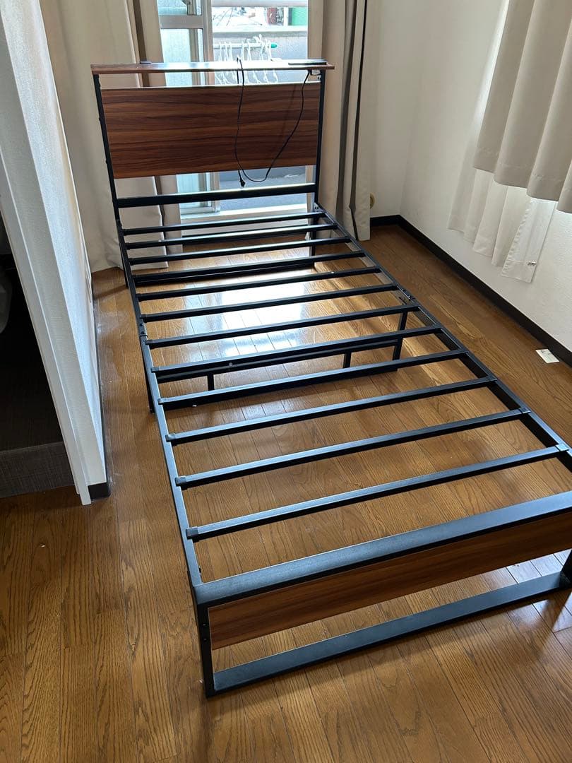 シングルベッドフレーム スチール・木製ヘッドボード