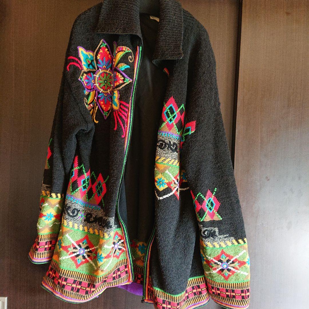 フィッチェウォーモヨシユキコニシニットコート刺繍がゴージャス 値下げ不可