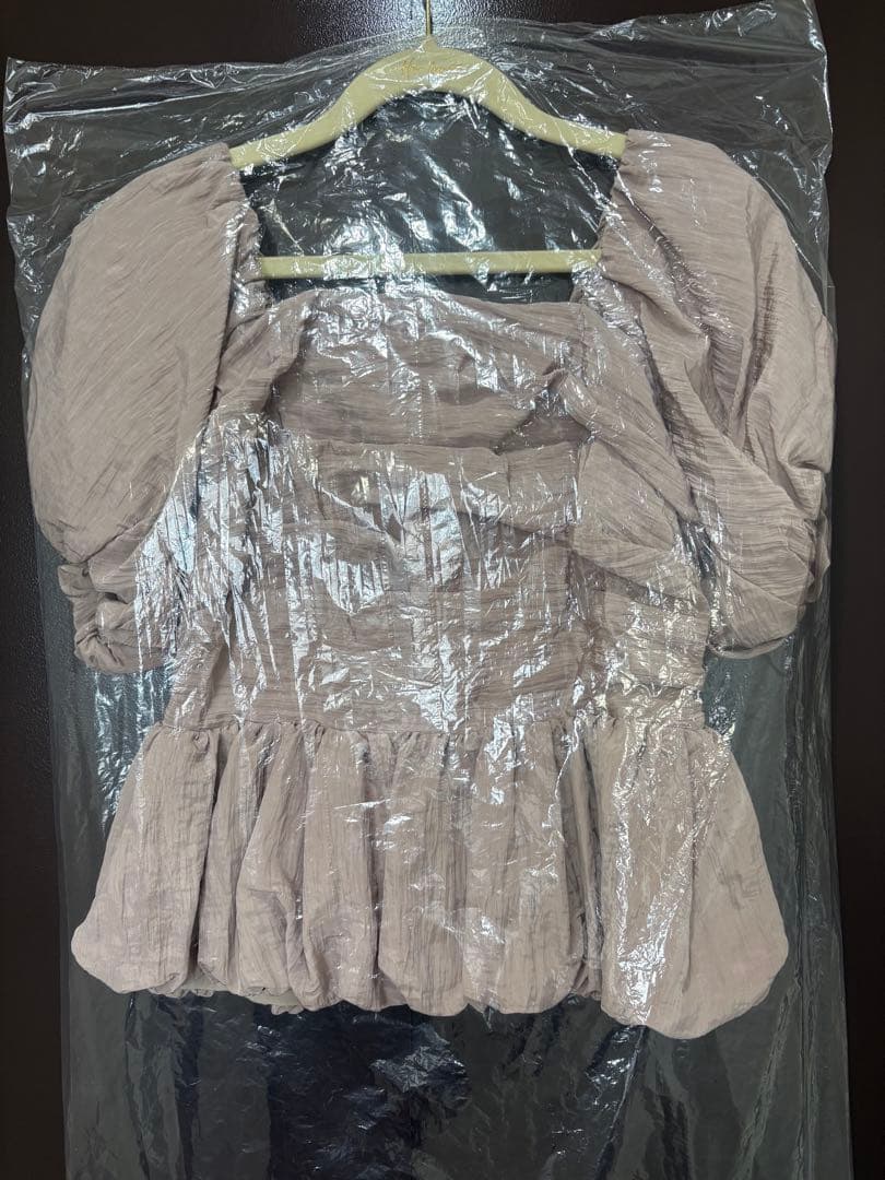 m*】様 【新品・未使用】Herlipto Bloom Two-Way Top