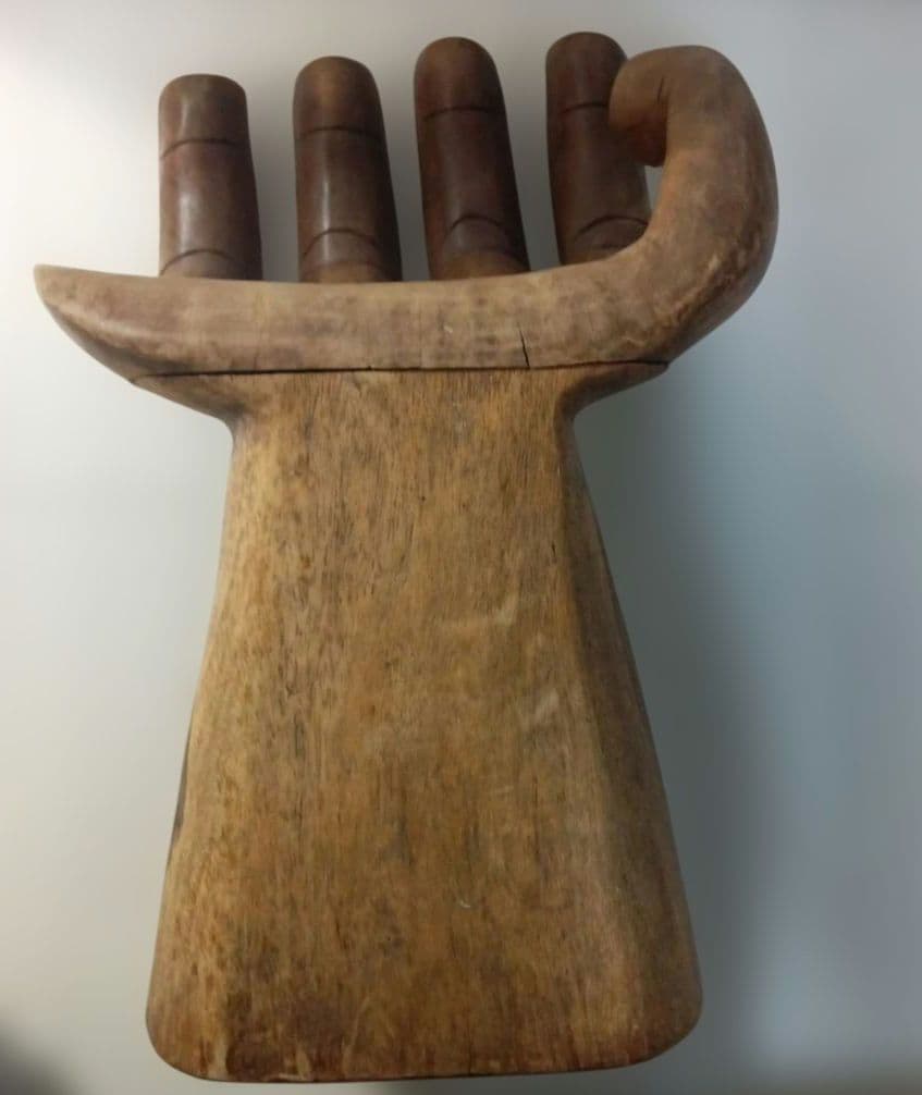 エコメルカリ便限定　仏陀　手チェア 木製椅子 天然木 手彫り バリ　値下げ