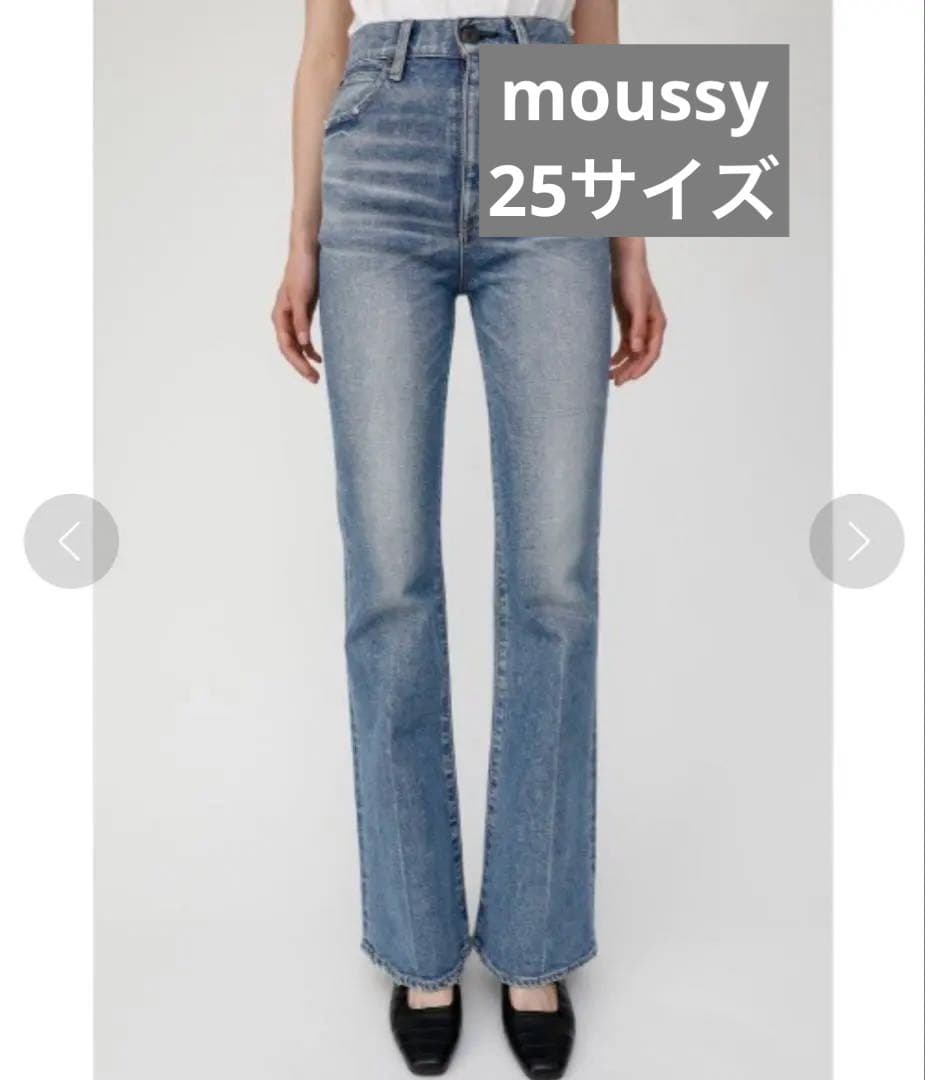美品　MOUSSY MVSフレアデニム