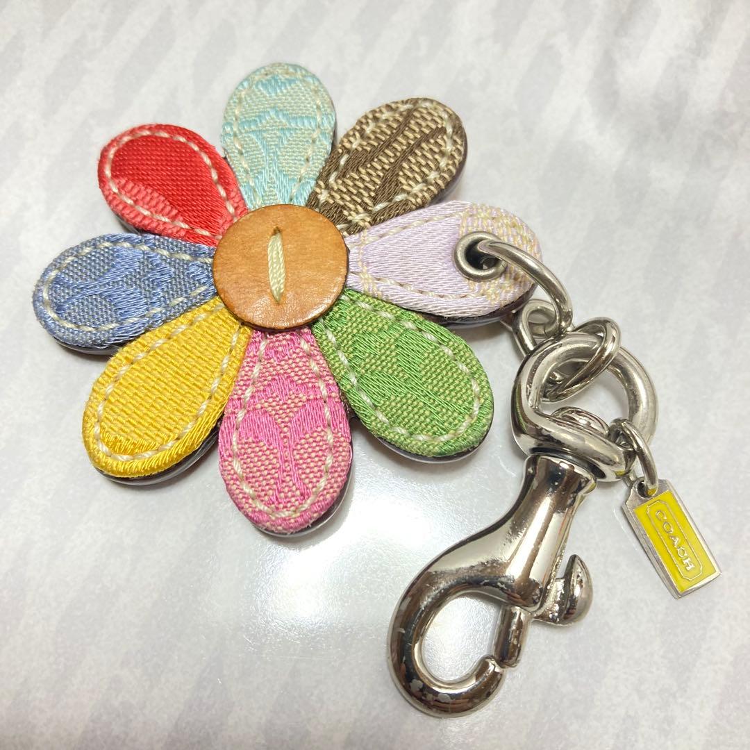 希少　COACH コーチ　デイジー フラワー キーホルダー　バッグチャーム